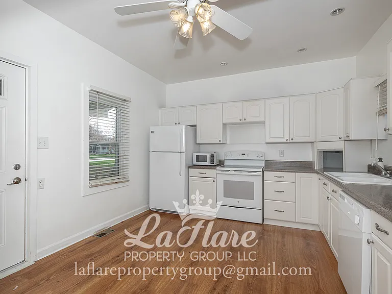 427 E Indiana Ave — Photo 14