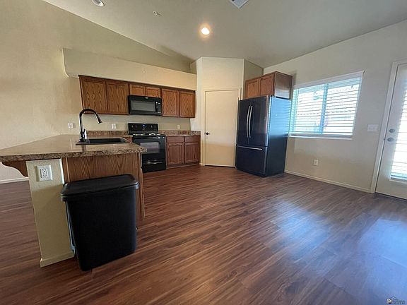 5th image of 7388 E 39th Pl
