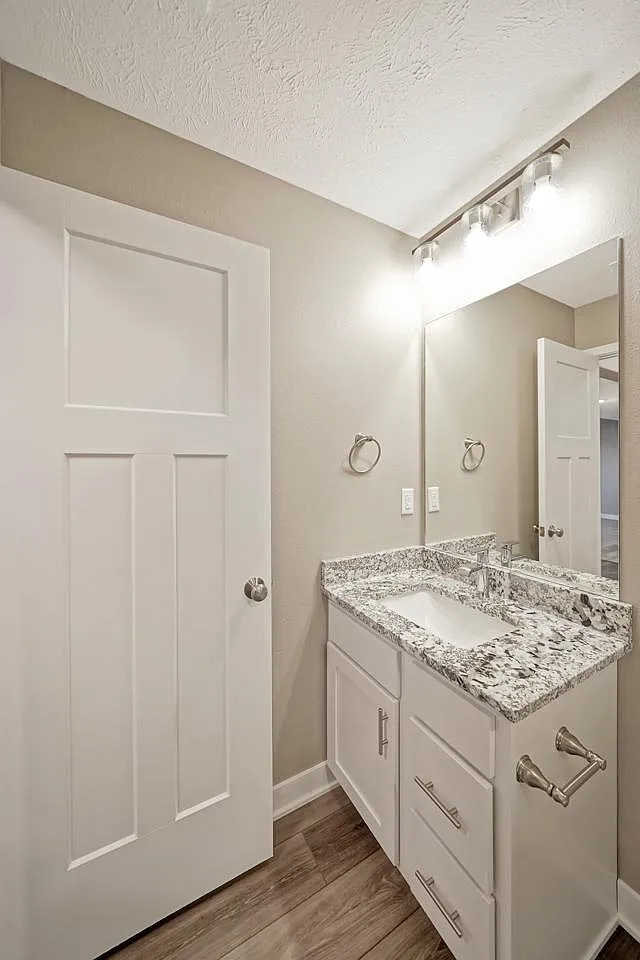 3 bed, 1729 sqft, $2,450 — Photo 4