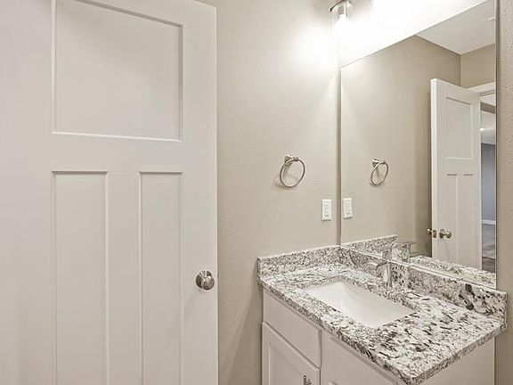 Lower Level Bath