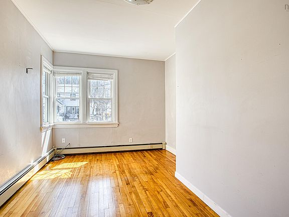 3rd image of 6983 Chebucto Rd