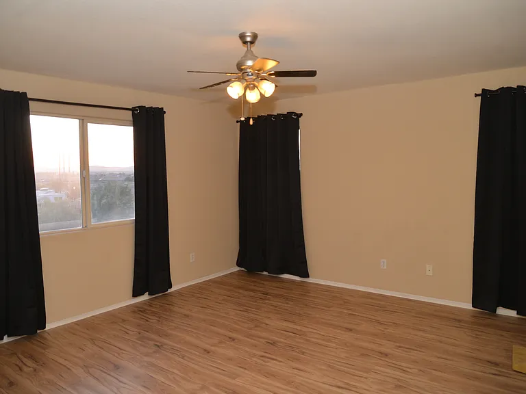 26527 Alta Ave — Photo 23