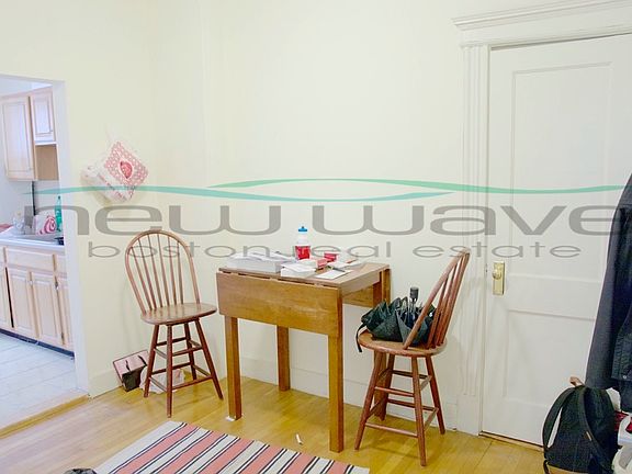 3rd image of 108 Jersey St APT 2