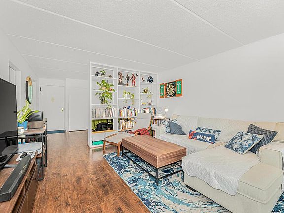 5th image of 1155 Warburton Ave APT 6J