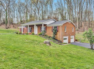 355 Pin Oak Dr, Blue Ridge, VA 24064