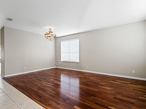 5th image of 4470 Portage Trl