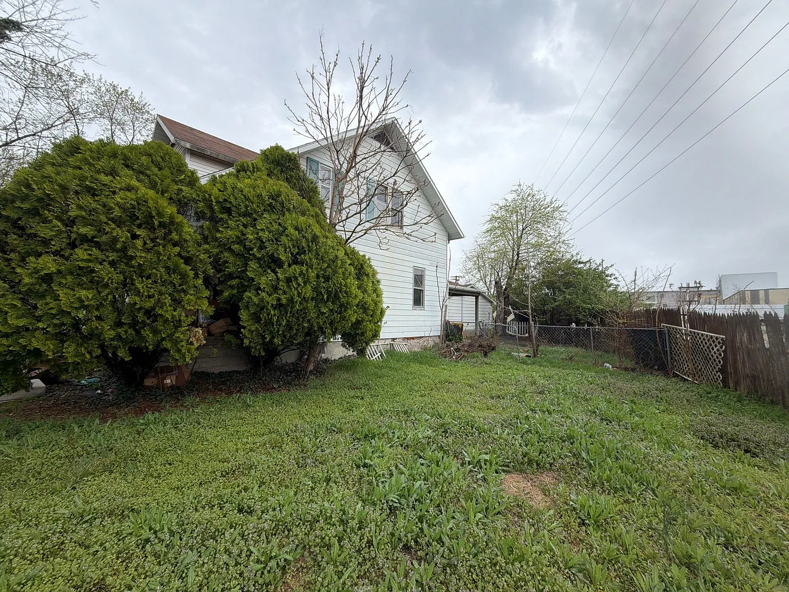 3 bed, 1690 sqft, $795 — Photo 2