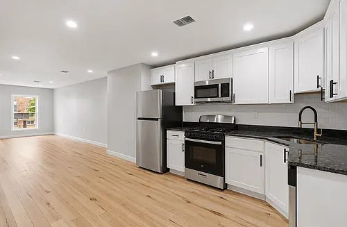 2427 Ashland Ave Photo 1