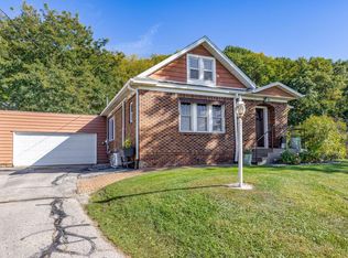 2240 Sunset Ln, La Crosse, WI 54601