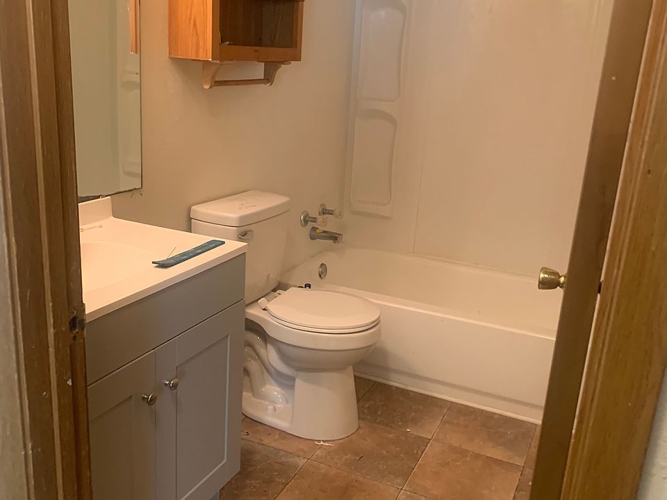 1st image of 9-20 Dorothy Dr #13