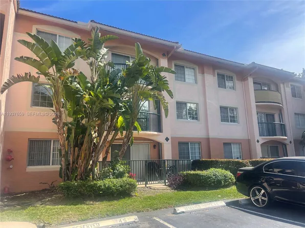 2009 SE 10th Ave APT 303, Fort Lauderdale, FL 33316