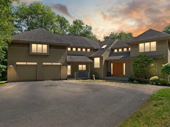 28 Elm St, Berkley, MA 02779