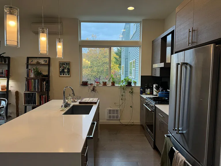 932 15th Ave — Photo 8