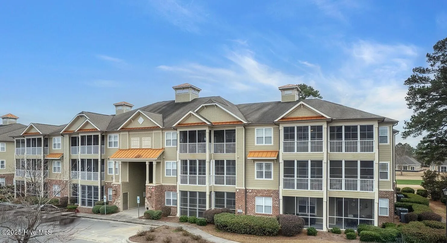 3 bed, 2.0 bath, 1480 sqft, $1,700 — Photo 1