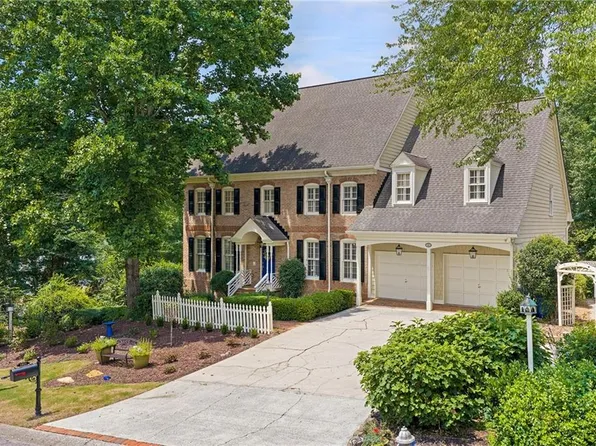 1811 Baldwin Farms Dr, Marietta, GA 30068