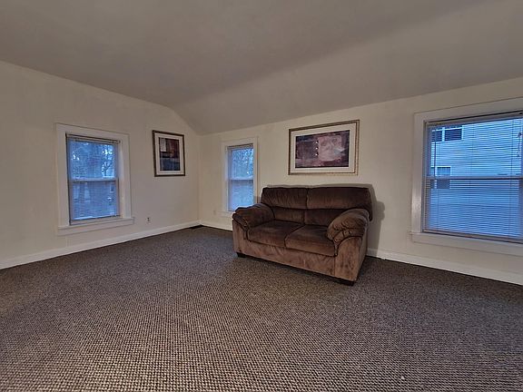 5th image of 707 Lore Ave #2