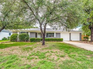 2141 Barbell Ln, Fort Worth, TX 76111