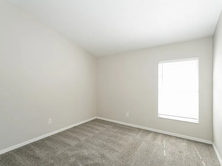 633 Straw Lake Dr — Photo 12