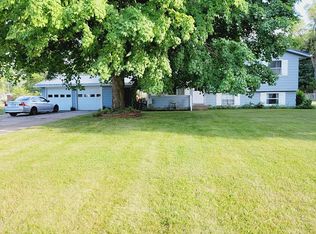 11940 Loughlin Dr, Mishawaka, IN 46545