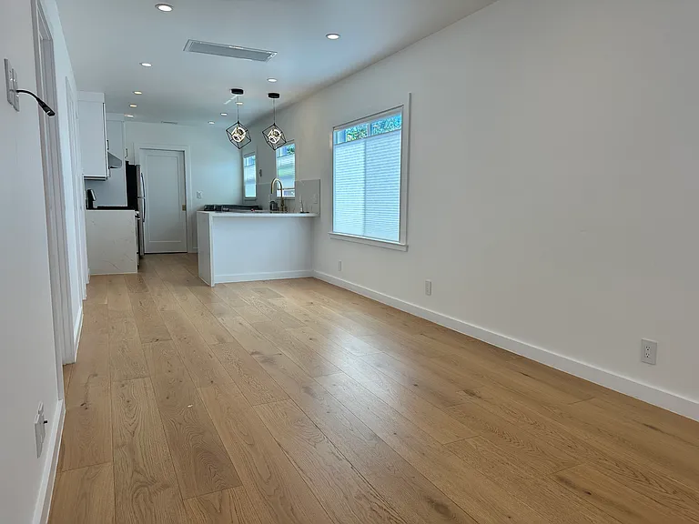 718 Ripley Ave — Photo 6