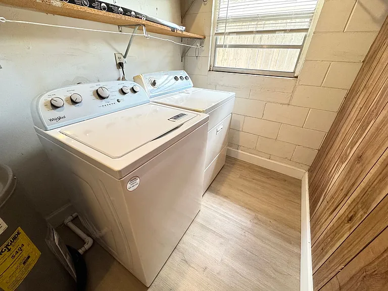 529 Hibiscus Way — Photo 34