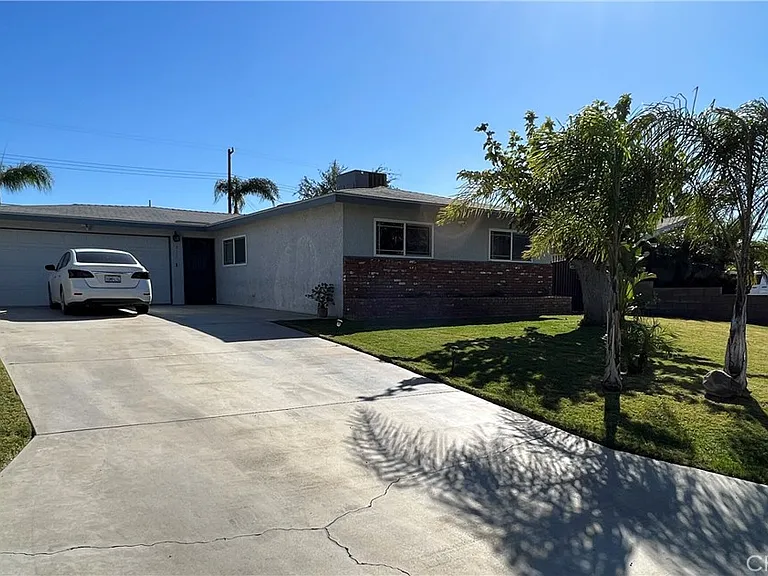 722 Forest Park Dr — Photo 1