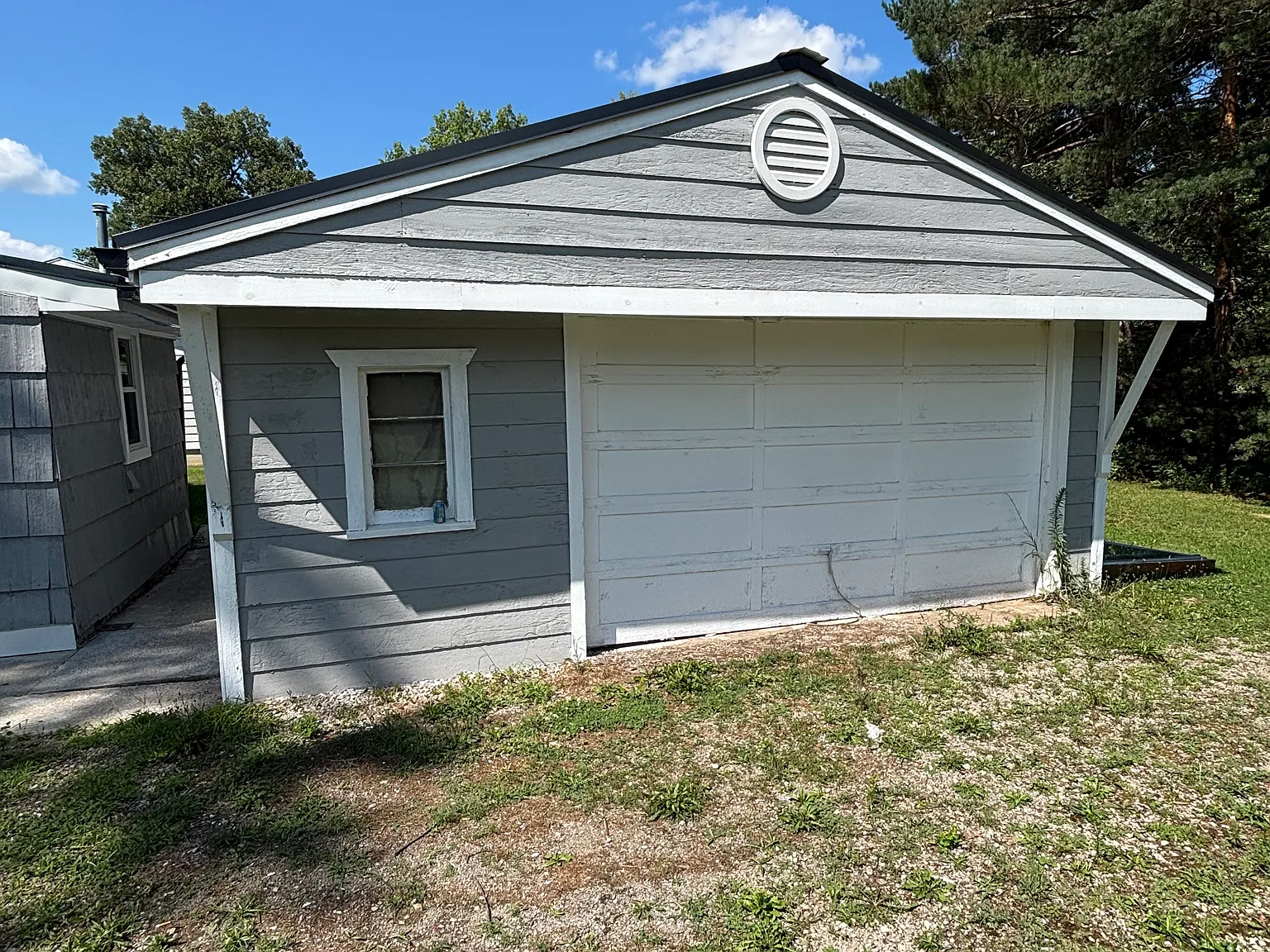 2 bed, 884 sqft, $1,600 — Photo 2
