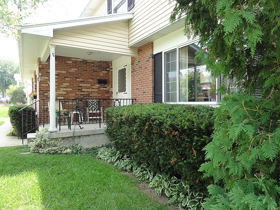 5th image of 845 Twin Oaks Dr