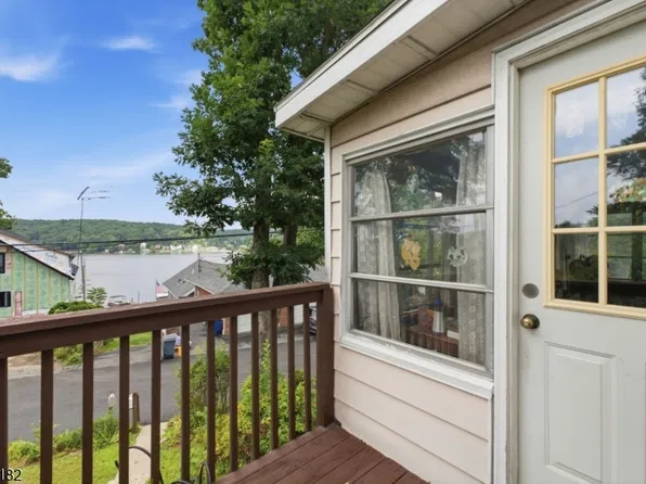 22 Alpine Dr, Jefferson Twp., NJ 07849