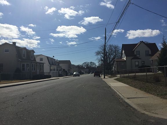 4th image of 325 Evans Ave