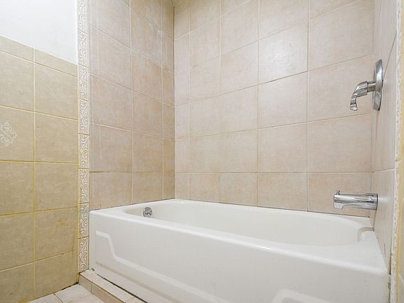 5th image of 505 De Kalb Ave #3F
