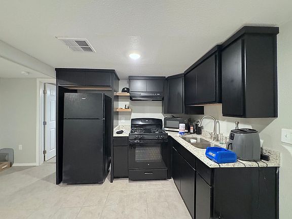 5th image of 231 Francis St #B