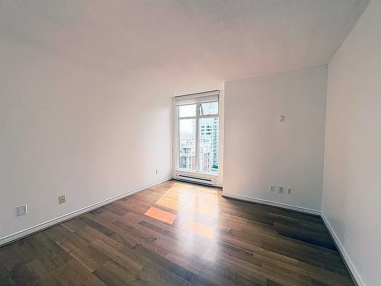 720 Carnarvon St #807 — Photo 8