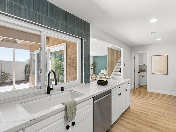3rd image of 267 Countryhaven Rd