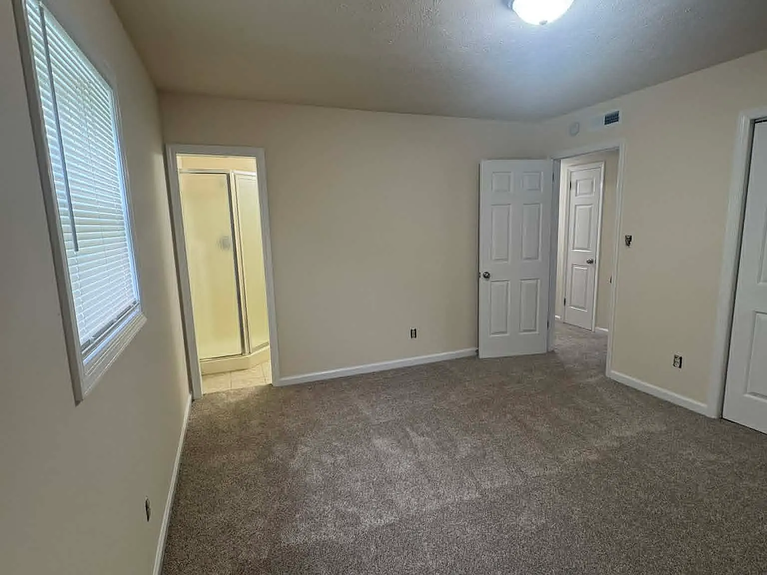 1721 Oshea St - Unit... — Photo 4