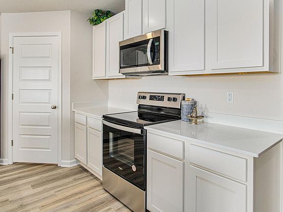 5th image of 9727 Dutton Ln