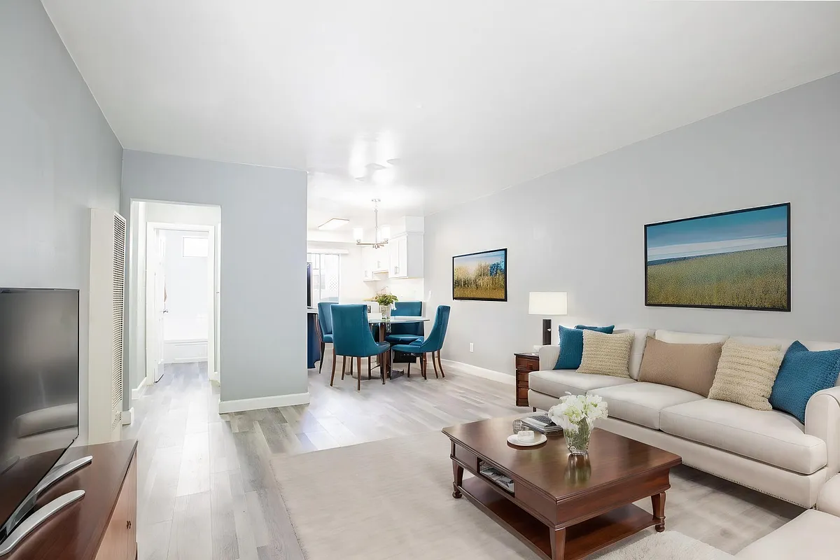 Building Photo - 14833 Magnolia Blvd #1