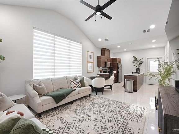 3rd image of 3507 Vanessa Ln Unit 1