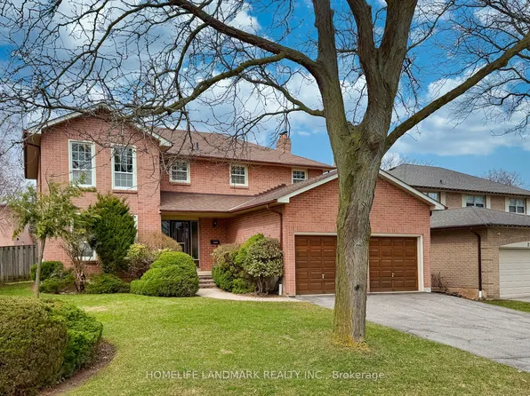 2593 Gazebo Ct, Mississauga, ON L5L 3M8