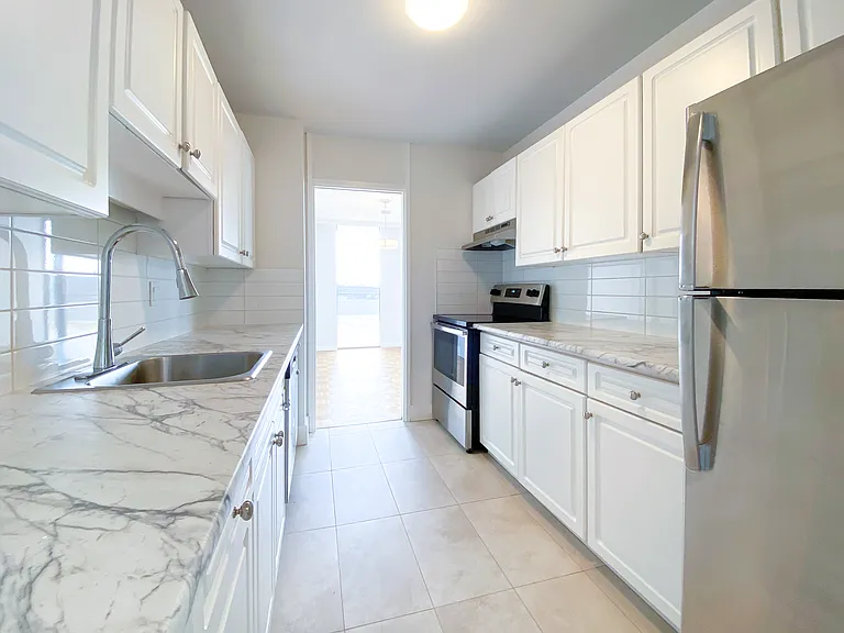 935 Marine Dr — Photo 51