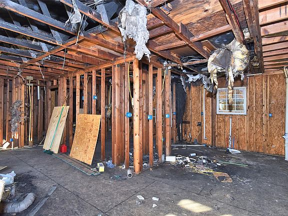 4th image of 3150 N Iroquois Ave