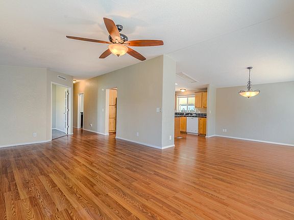 5th image of 612 N Shamrock Rd