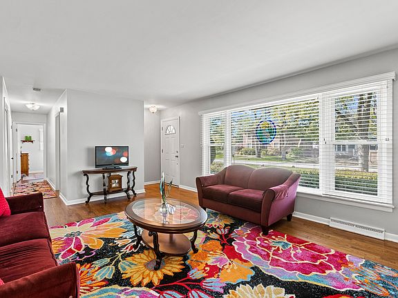 3rd image of 1853 Highland Ave