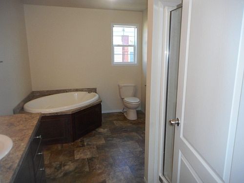 5th image of 7972 Oakfield Dr