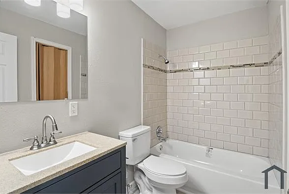 903 Hester St — Photo 14