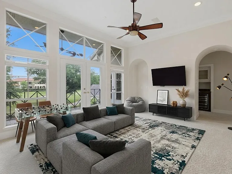 3315 Riviera Dr — Photo 29