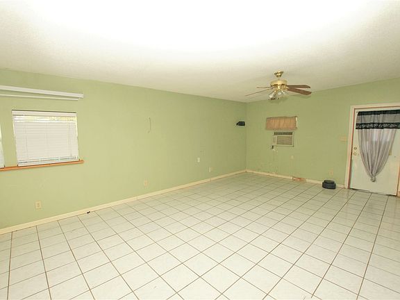 4th image of 5204 Cuellar Ln