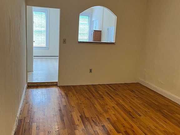 2nd image of 527 Willow Ave APT 8