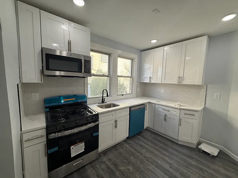 27 Berkeley Pl #1 — Photo 16