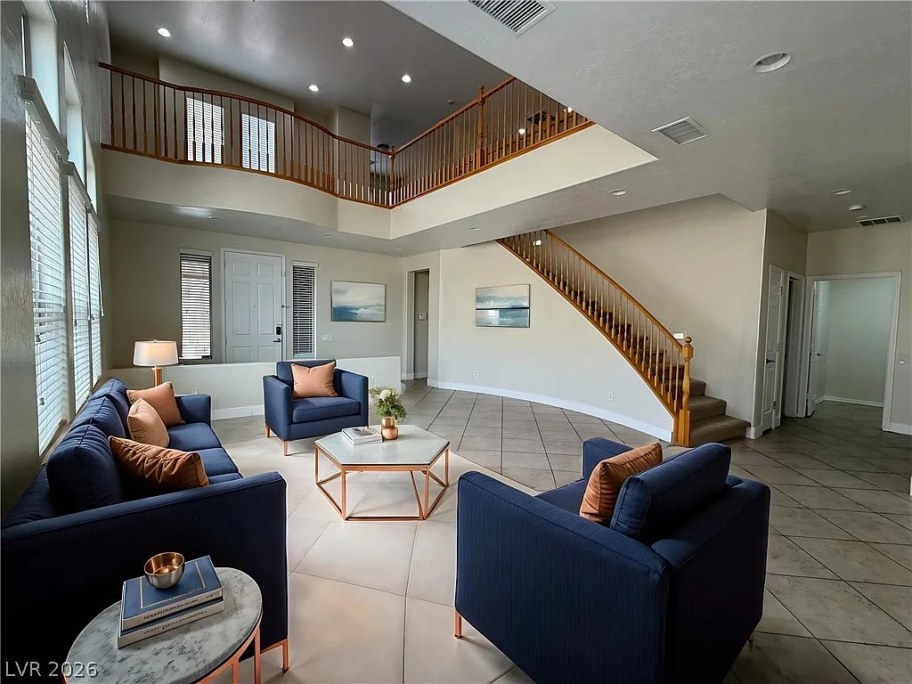 4 bed, 3.5 bath, 3073 sqft, $2,600 — Photo 2